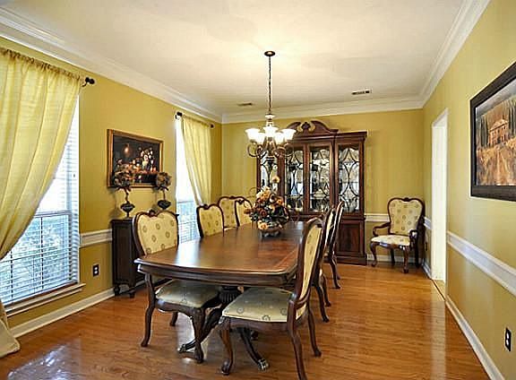 5th image of 2008 Primrose Dr