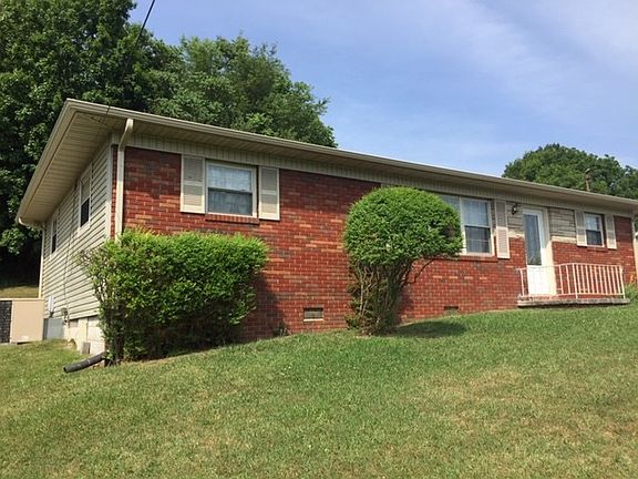 2nd image of 1518 Cherokee Dr