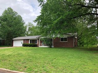 1105 13th St, Monett, MO 65708