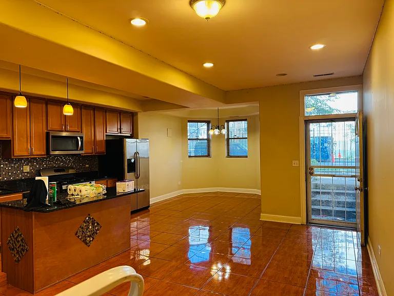6217 S Woodlawn Ave #1 — Photo 5