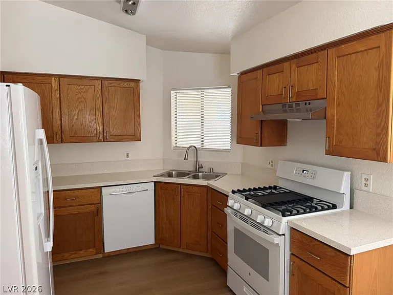 2324 Chapman Hill Dr — Photo 8