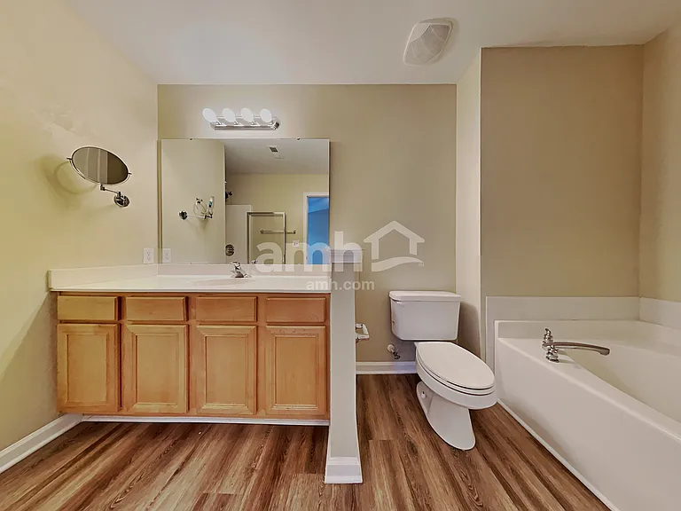 114 Elgin Ln — Photo 11