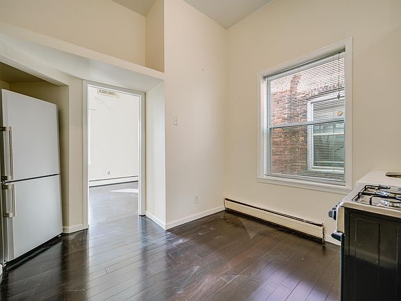 2nd image of 115 Magnolia Aveapartment #4RR