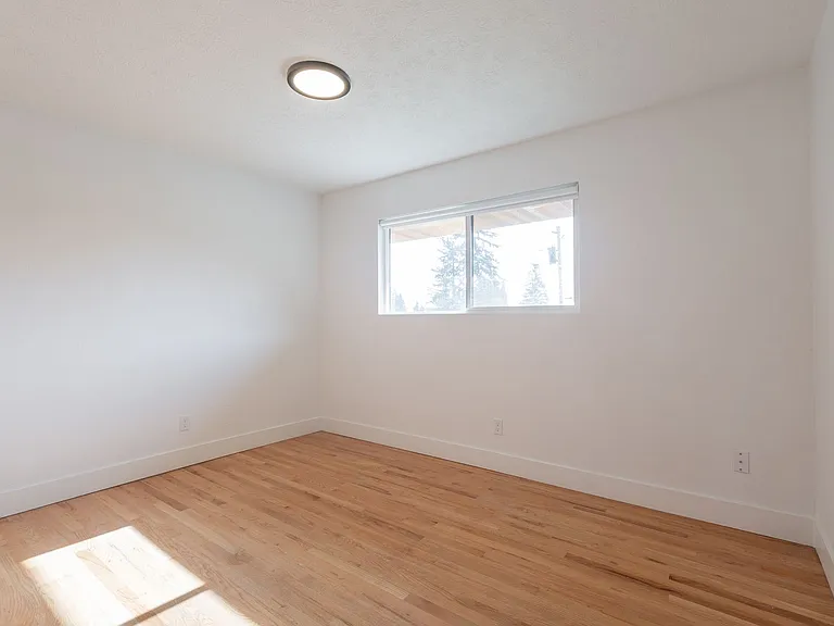 219 NW 19th Ave — Photo 15