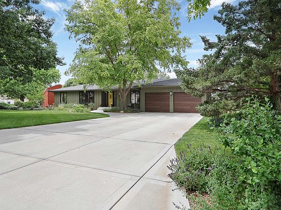 2nd image of 2920 Hickory Ct