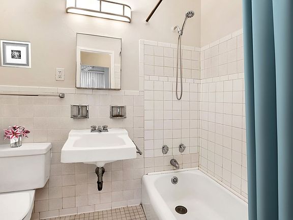 5th image of 400 Central Park W APT 11F
