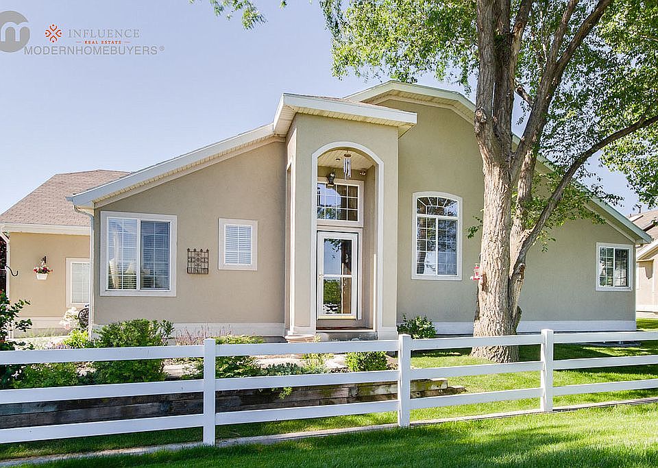 1st image of 392 E Marina Cir