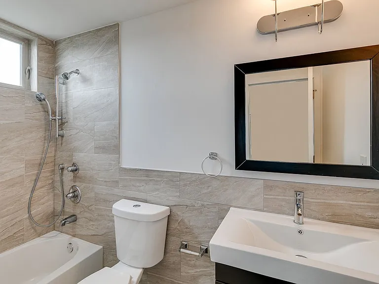 549 Armstrong St #302 — Photo 24