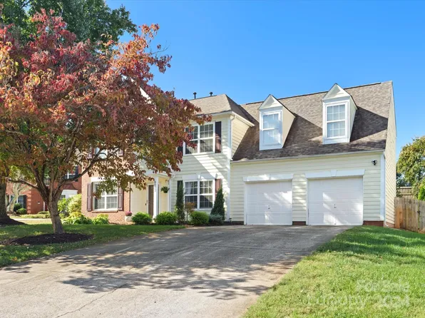 8813 Glenover Cir, Charlotte, NC 28269