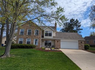 11 Lakeshore Ct, Danville, IL