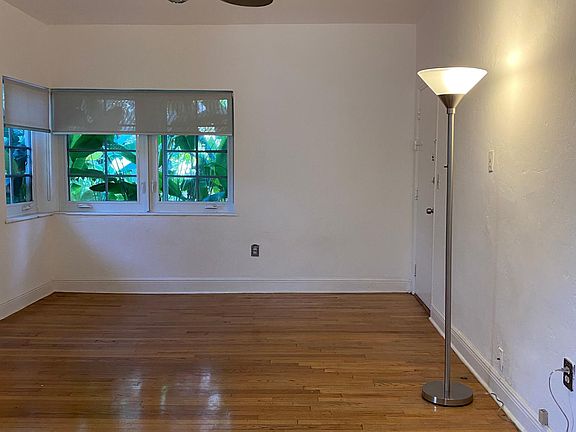 4th image of 721 14th Pl APT 14