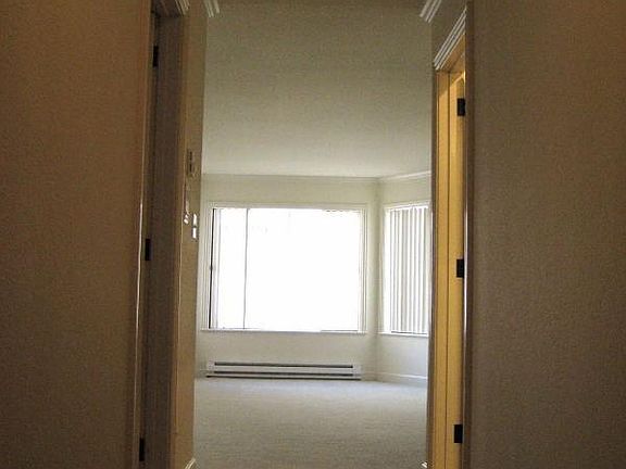 3rd image of 923 Eddy St #923/203