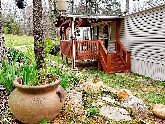 3rd image of 138 Paradise Ln