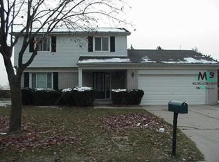 29240 E Nottingham Cir, Warren, MI 48092