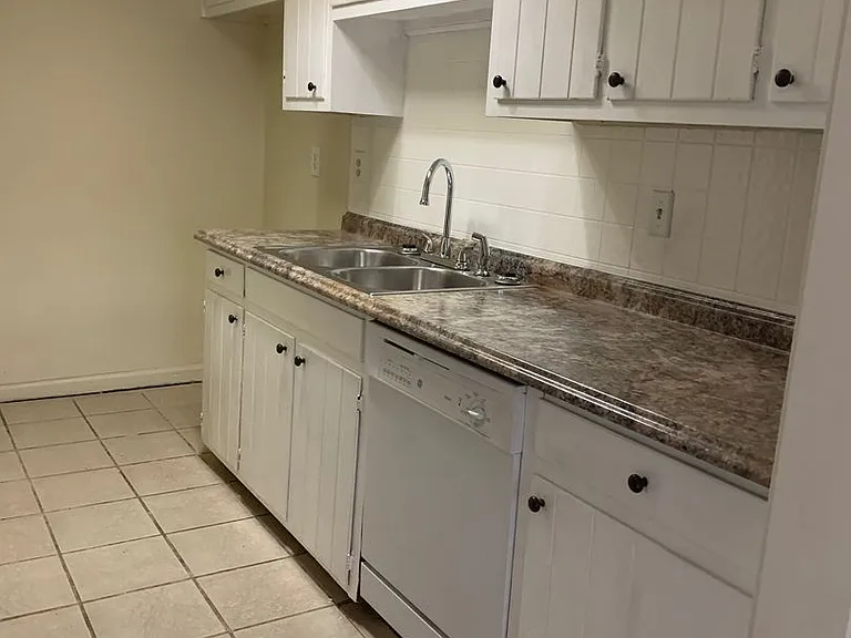 8220A Governor Dr — Photo 22