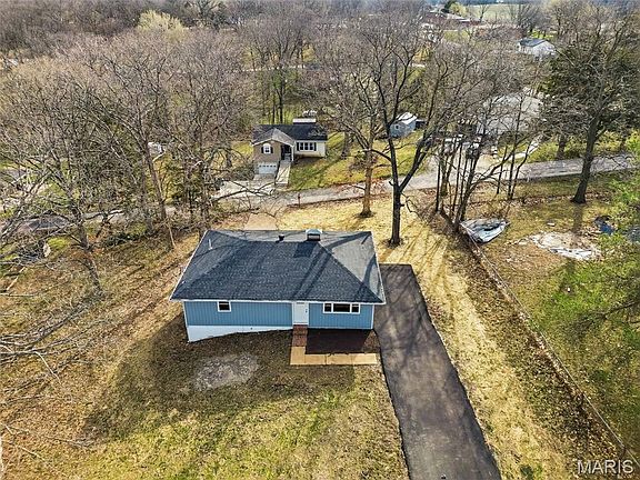 4th image of 3780 Sunset Dr