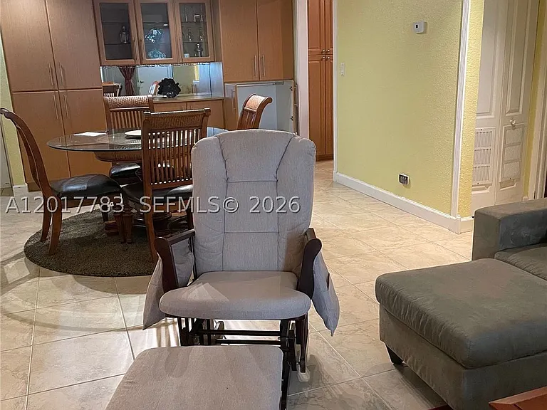5005 Collins Ave #1422 — Photo 4