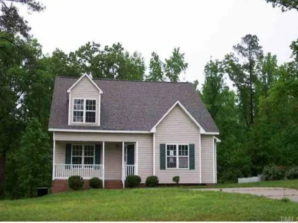 136 Kentucky Derby Dr, Clayton, NC 27520