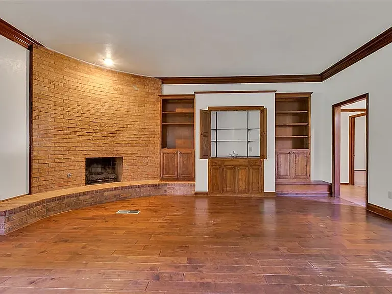 3 bed, 2260 sqft, $2,100 — Photo 3
