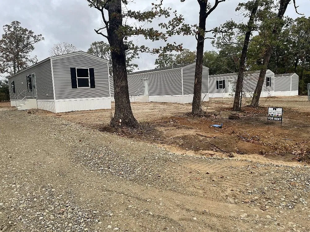 2 bed, 2.0 bath, 900 sqft, $1,275 — Photo 1