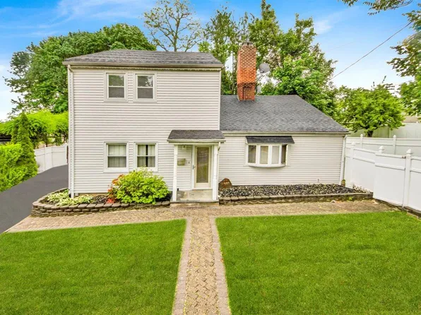 680 Corbalis Place, Yonkers, NY 10703