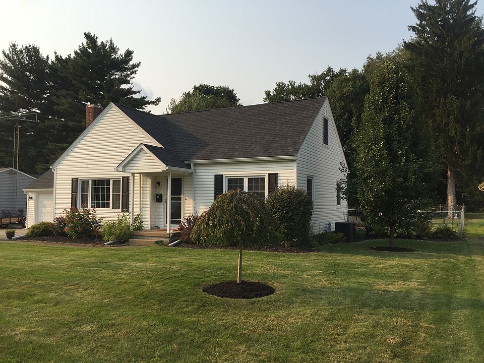 1st image of 180 Gladys Ave