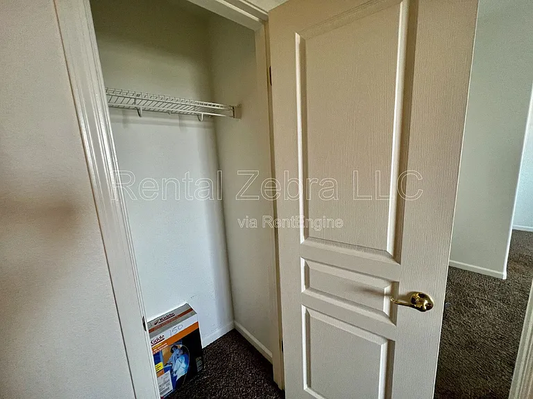 1360 Shady Ln — Photo 15