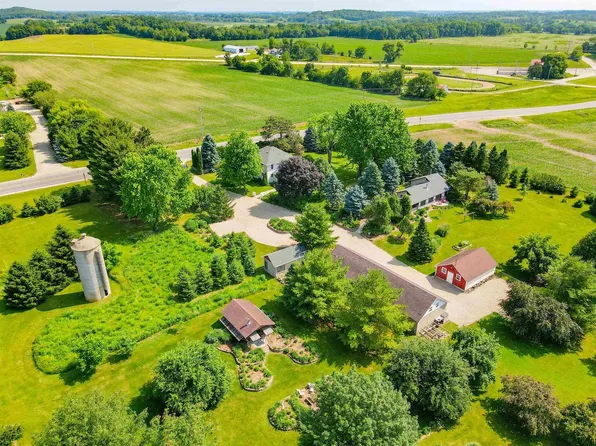 W7031 County Road C, Fort Atkinson, WI 53538