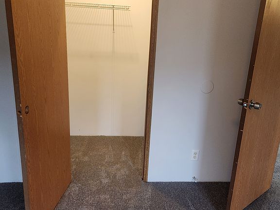 2nd image of 290 Jaclyn Blvd #290