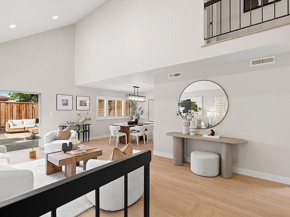 3rd image of 5070 Abbotford Ct