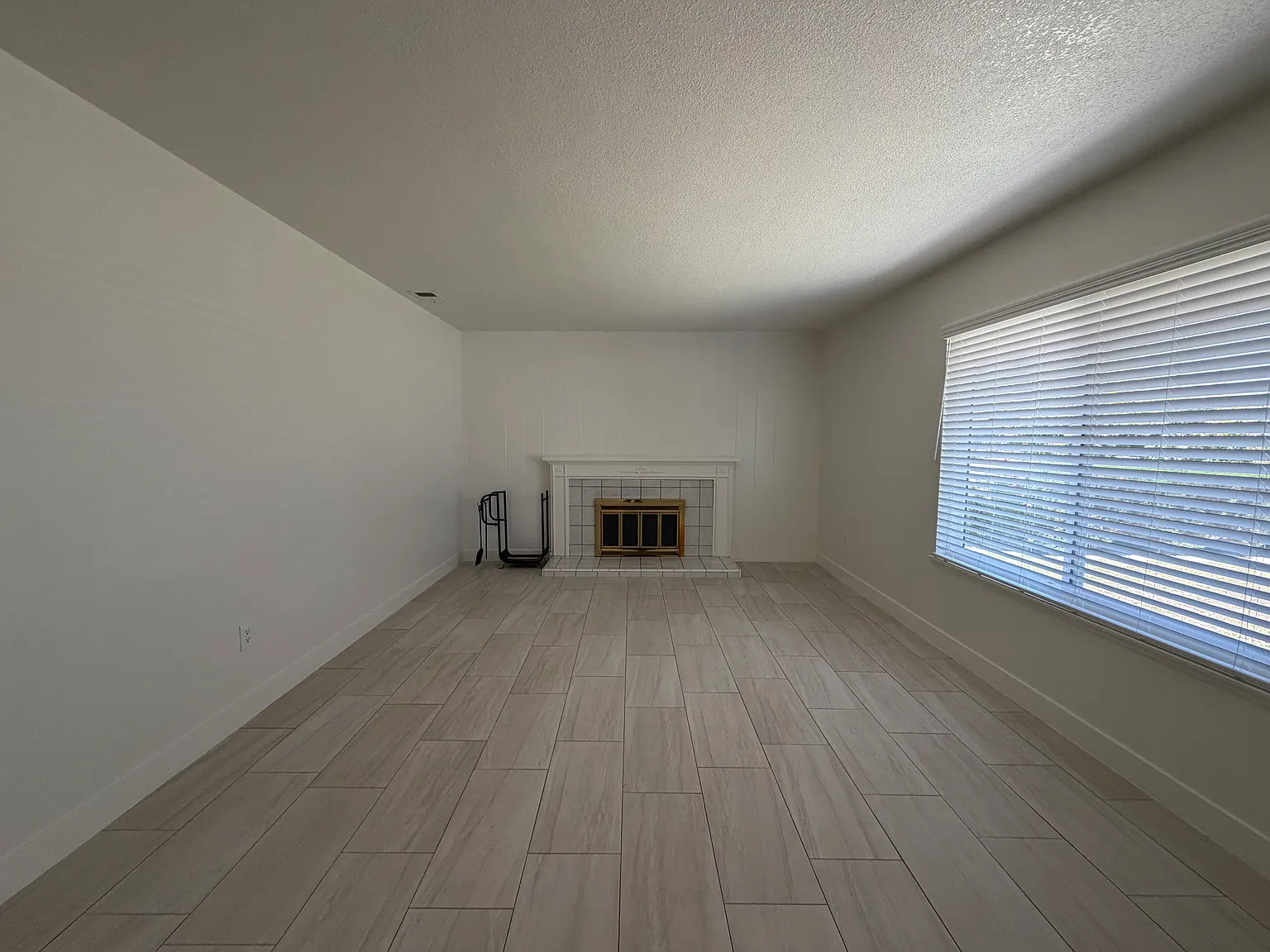 4 bed, 1800 sqft, $3,500 — Photo 3