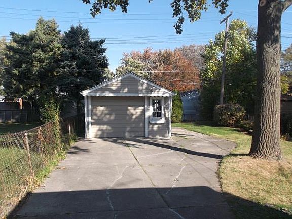3rd image of 20909 Bon Heur St