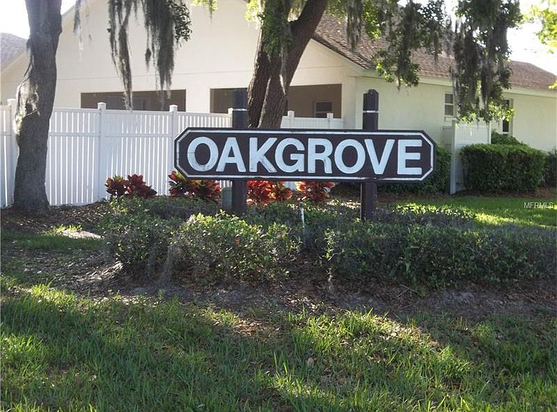 2nd image of 3211 Oak Tree Ln