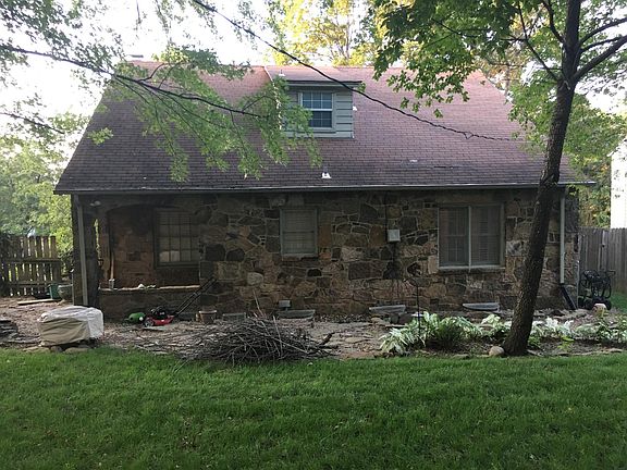 2nd image of 127 W Ila St