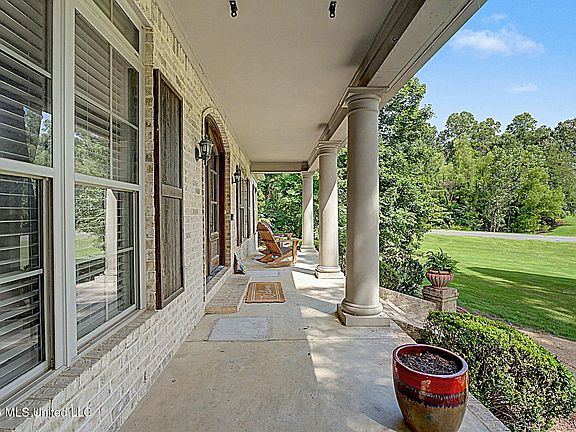 5th image of 1595 Southern Ridge Trl