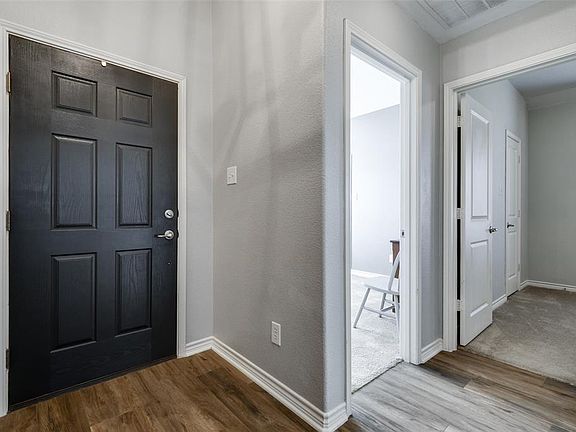 3rd image of 520 Highmoor Ct