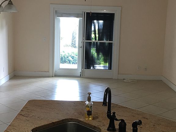 Livingroom w/view