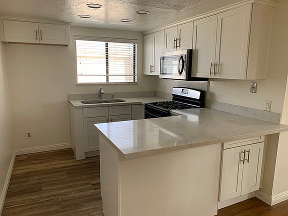3rd image of 517 Milford St APT E