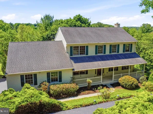 100 Noble Dr, Downingtown, PA 19335