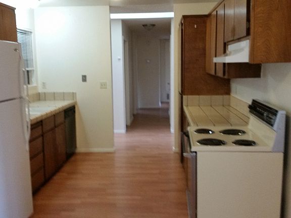4th image of 707 Kings Canyon Way