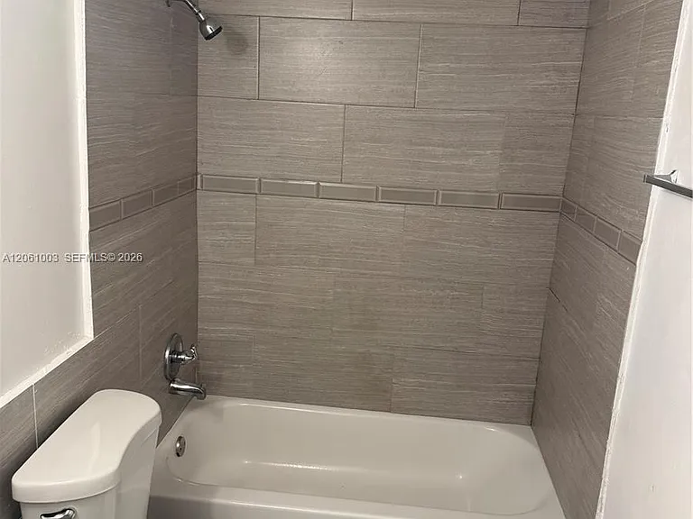 3246 N Pine Island Rd #101 — Photo 30
