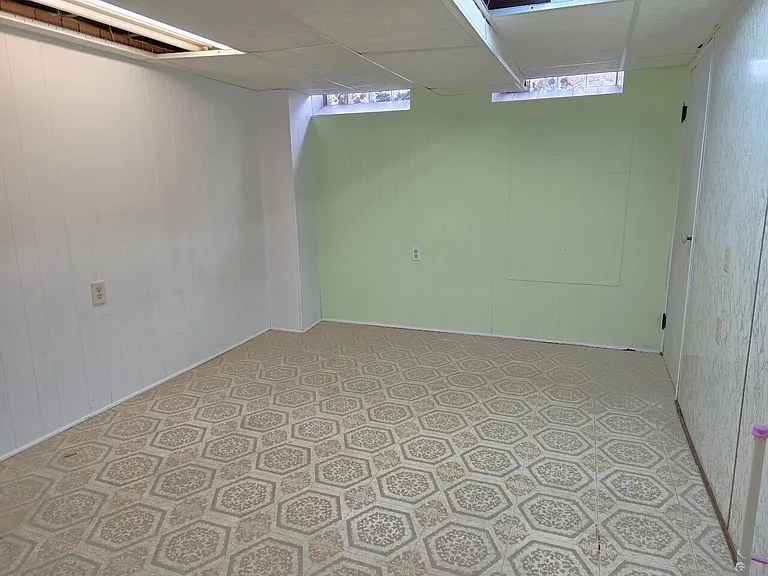 9924 Roseland St — Photo 12