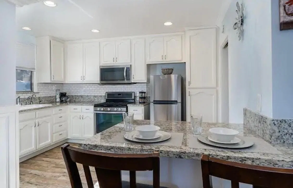 4 bed, 3.5 bath, 1748 sqft, $4,500 — Photo 4