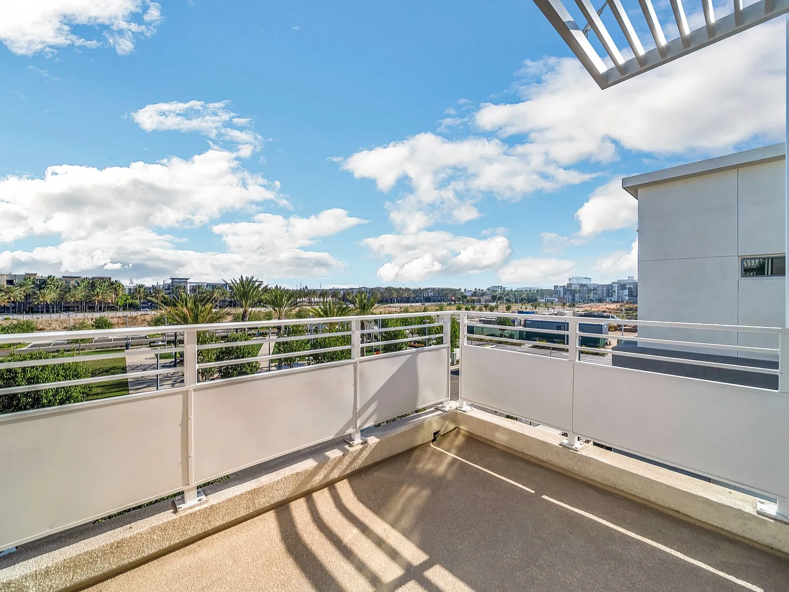 3 bed, 1698 sqft, $4,200 — Photo 2