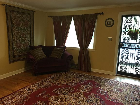 5th image of 710 E Parkview St