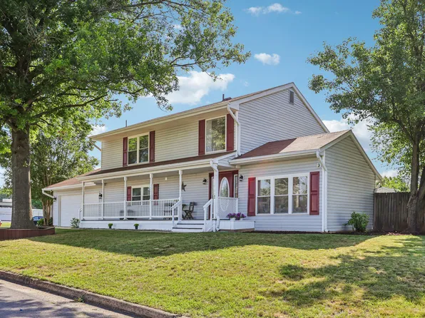 2 Beecher Pl, Sterling, VA 20164
