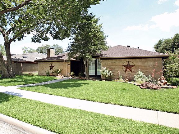 3rd image of 4112 Desert Garden Dr