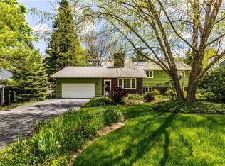 7863 Russell Ln, Manlius, NY