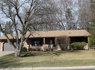 724 W 2nd St, Waconia, MN 55387