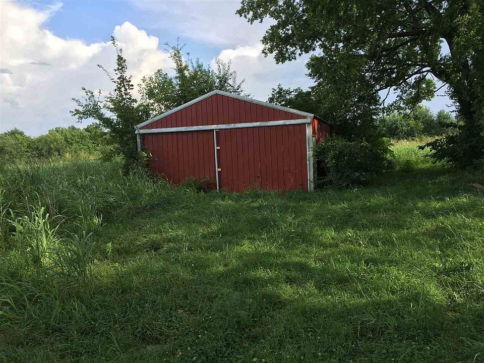 2nd image of 206 Barrett Ln